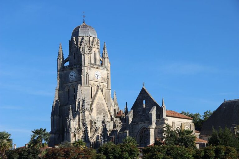 Eglise_Saint-Pierre_de_Saintes